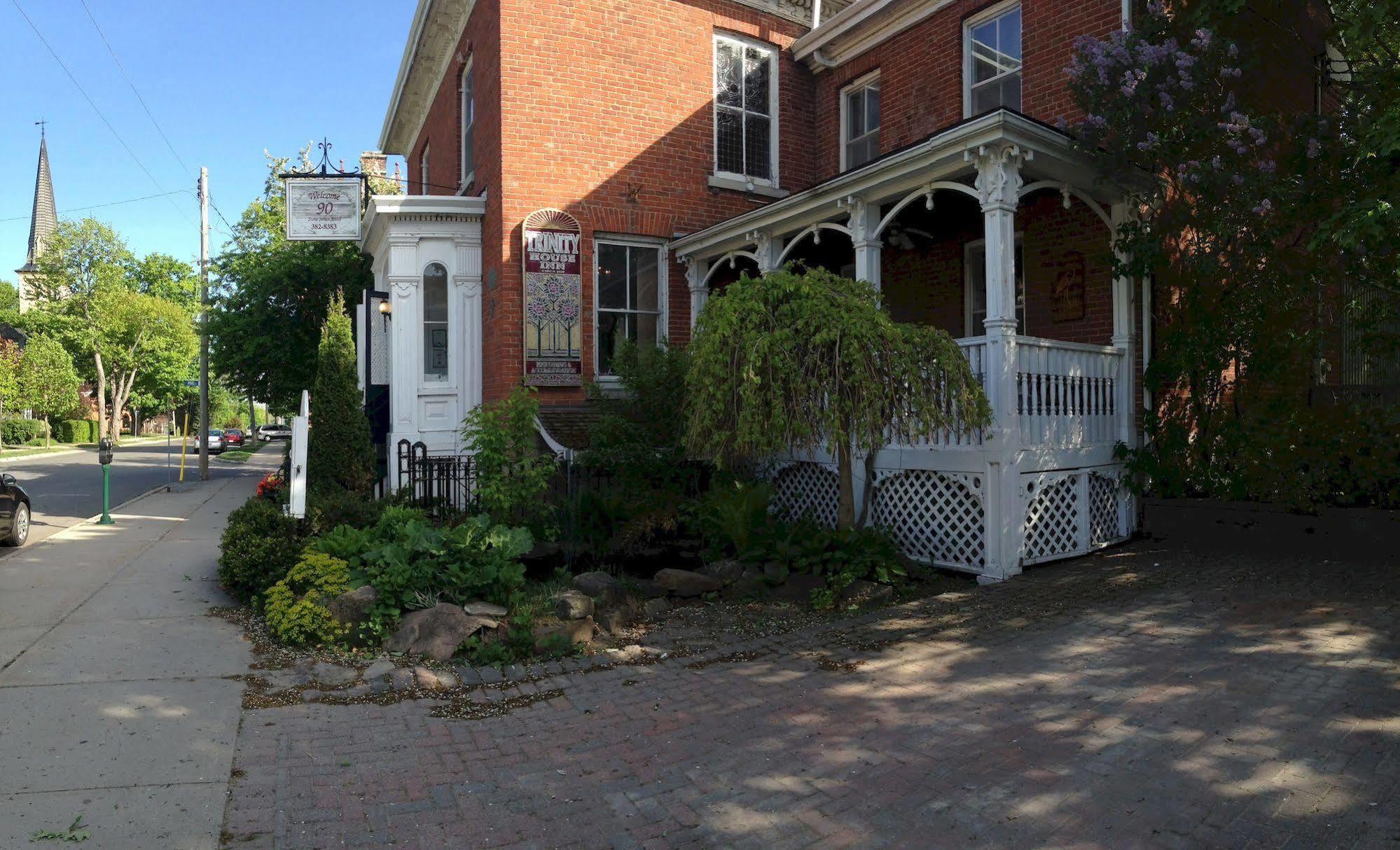 Trinity House Inn Gananoque Exterior foto