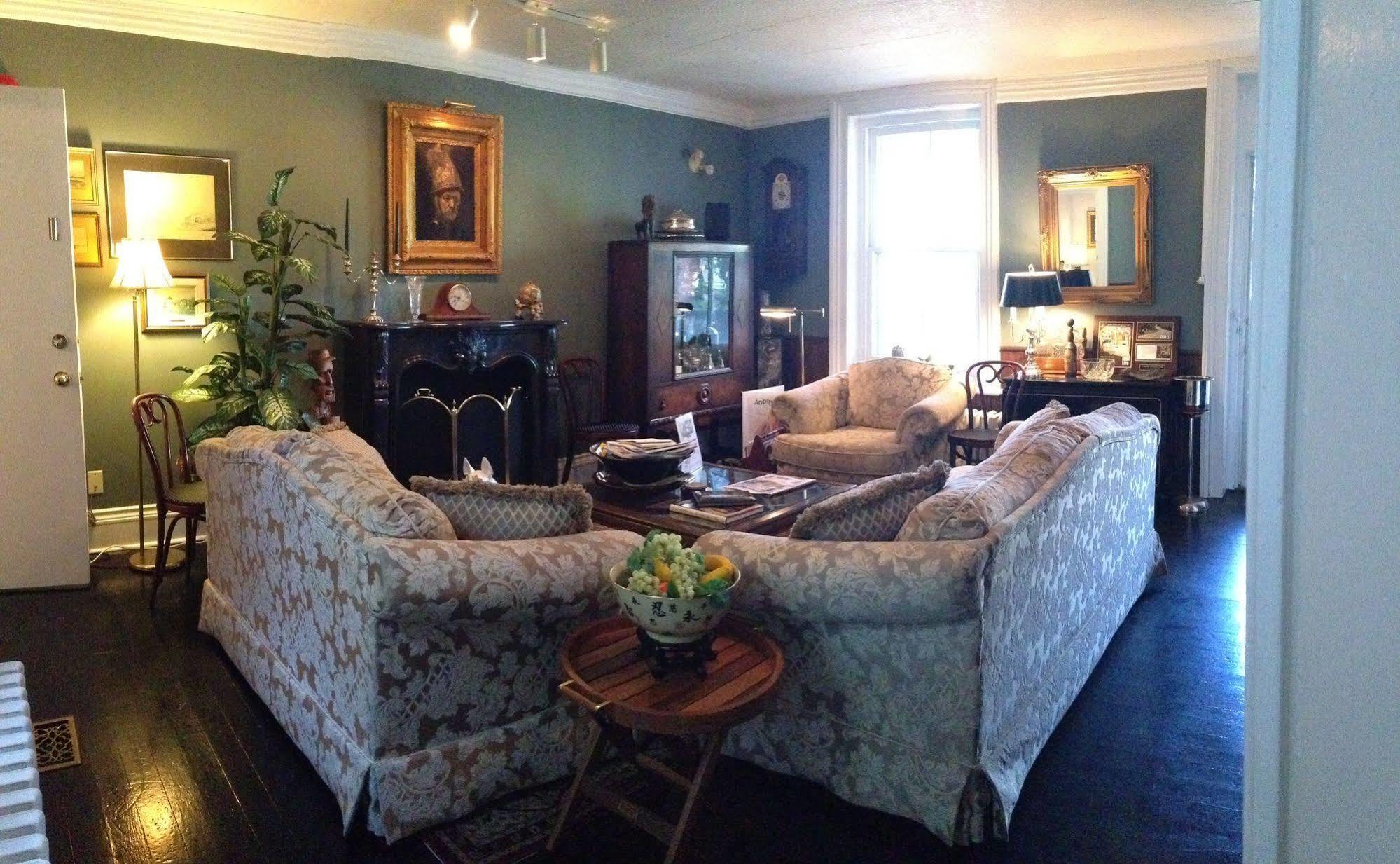 Trinity House Inn Gananoque Exterior foto