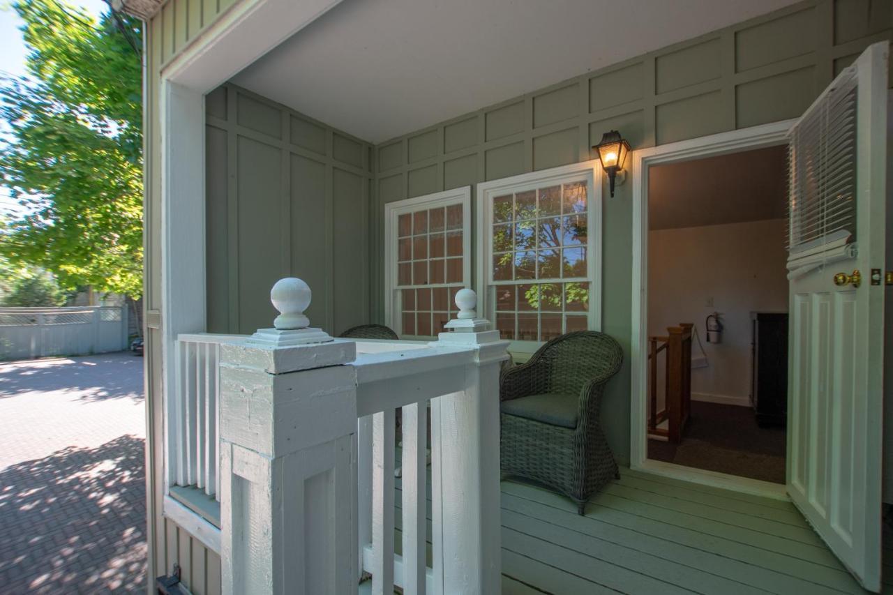 Trinity House Inn Gananoque Exterior foto