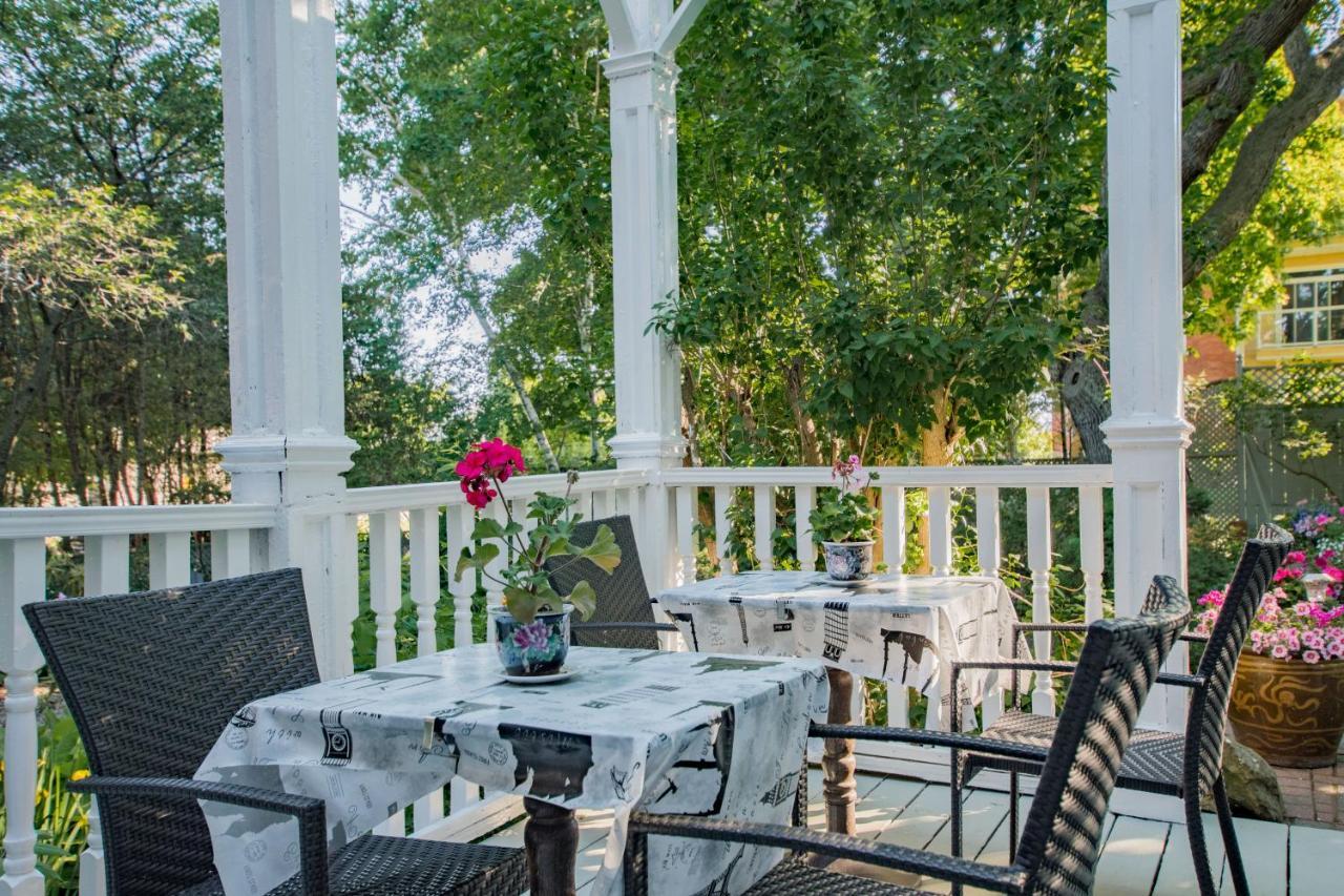 Trinity House Inn Gananoque Exterior foto