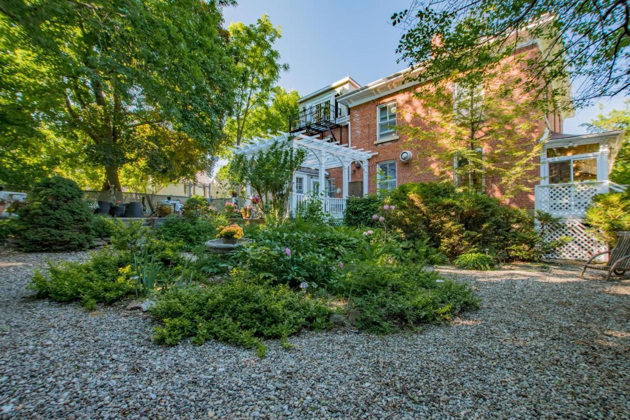 Trinity House Inn Gananoque Exterior foto