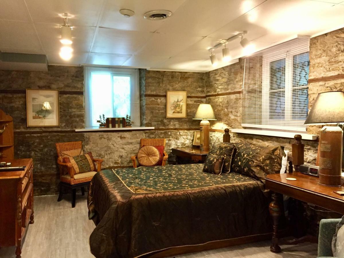 Trinity House Inn Gananoque Exterior foto